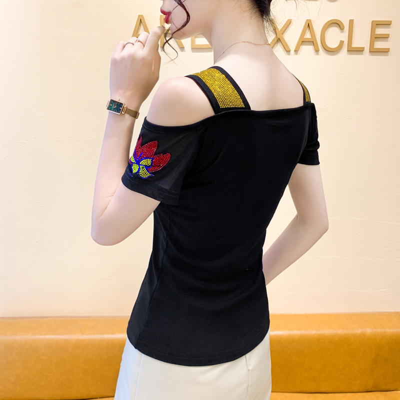 Streetwear European Clothing W - đánh giá và giá Streetwear Brand Tees